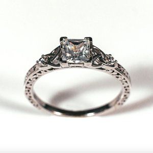 Vintage Sterling Silver Princess Cut Sterling Silver Cubic Zirconia Ring…